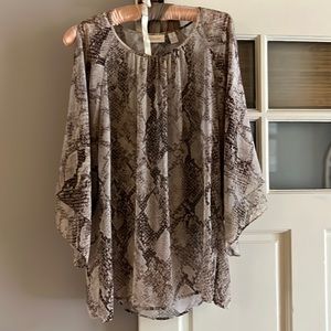 Chicos cold shoulder top, flowery super cute on